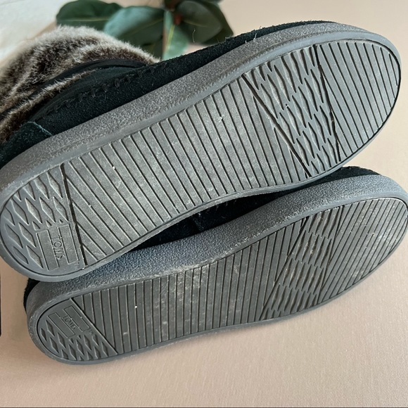 Toms Black Suede & Fur Lace Up Ankle Boots - Picture 7 of 10